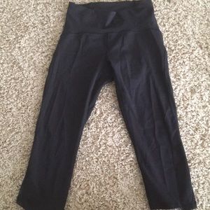 Lululemon cropped leggings size 4